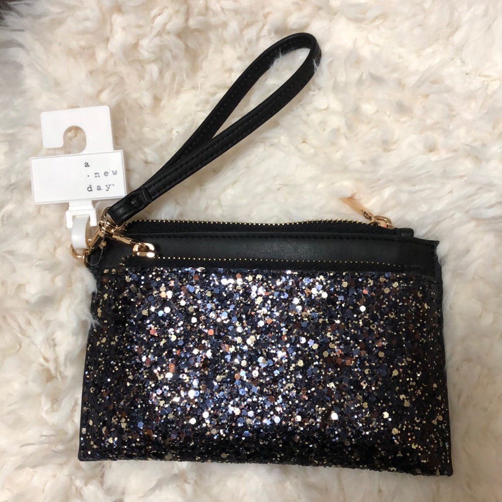 New Sparkling wrist bag🐣🐣🐣
